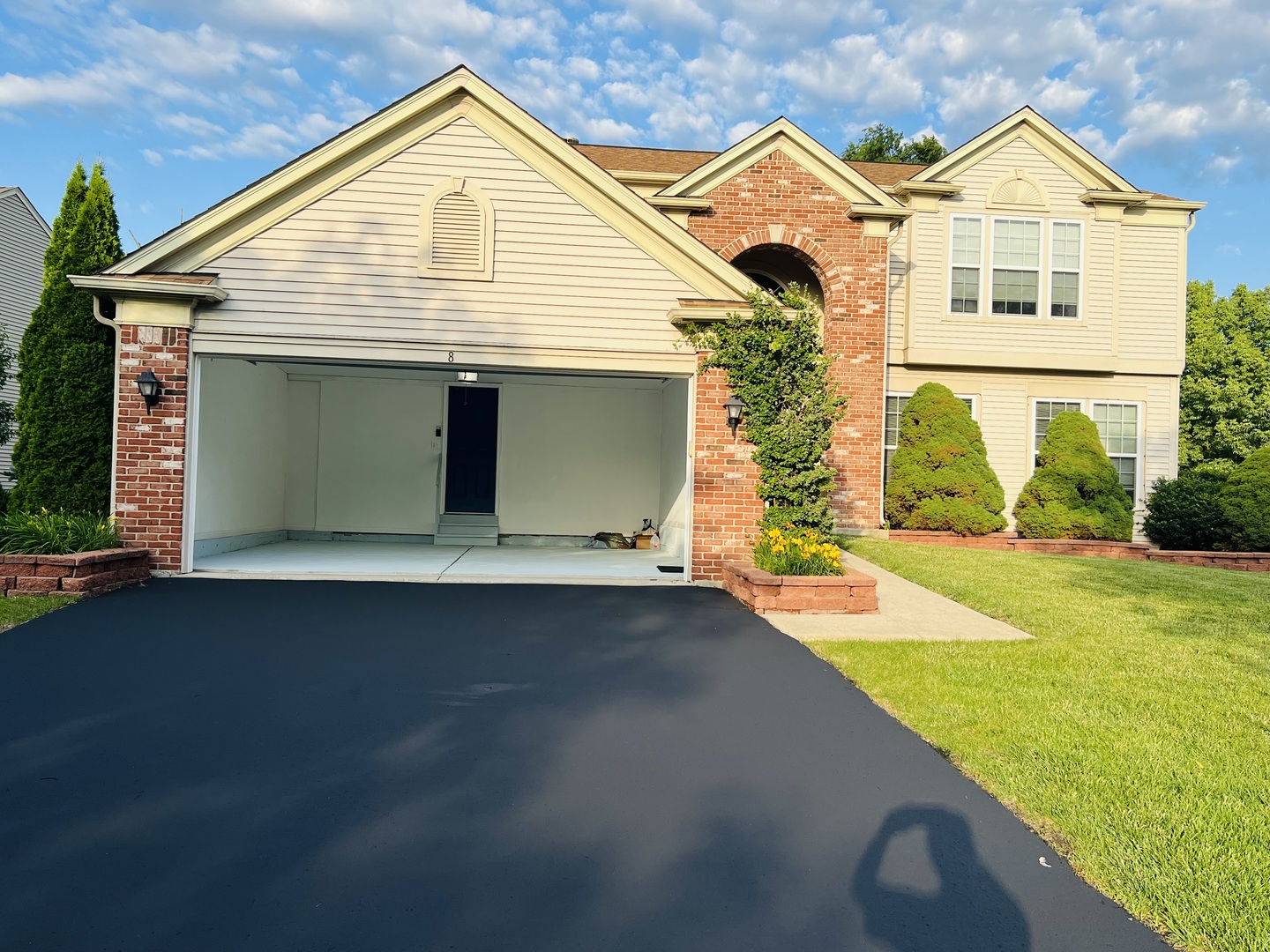 8 Honeysuckle Court, Bolingbrook, IL 60490