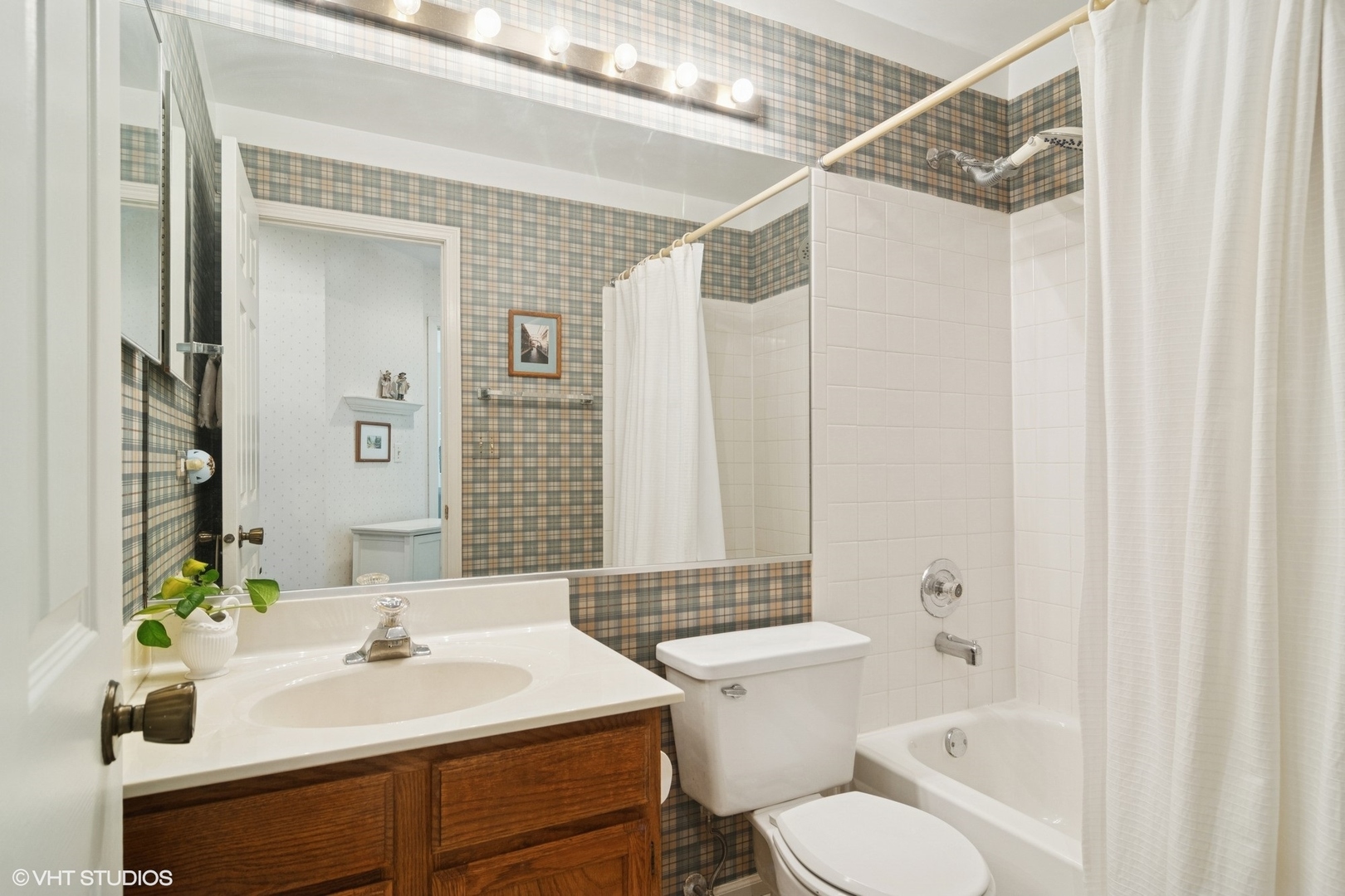 1027 Courtland Drive #1027, Buffalo Grove, IL 60089