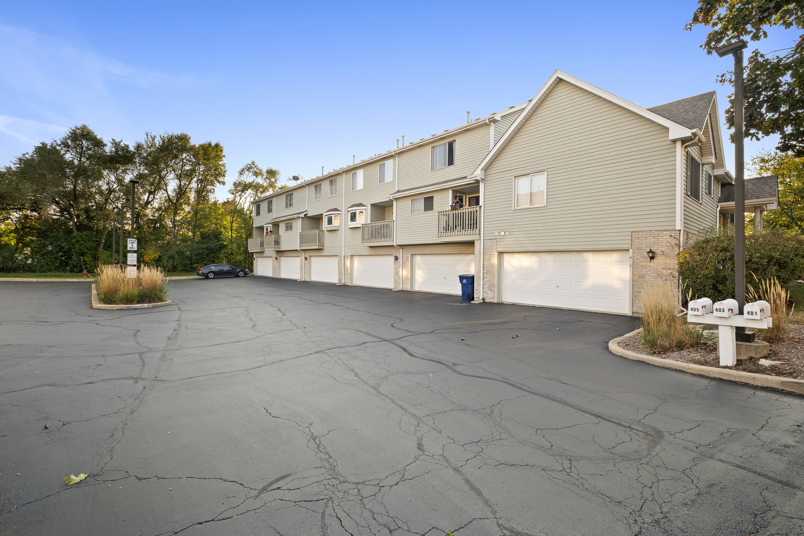 403 E Willow Street #403, Elburn, IL 60119