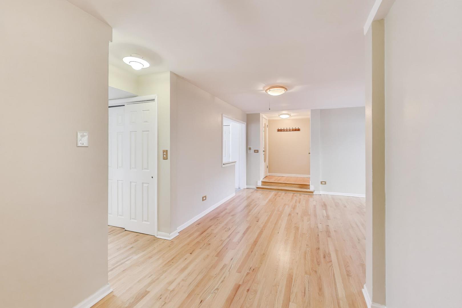 7315 N Oakley Avenue #1A, Chicago, IL 60645