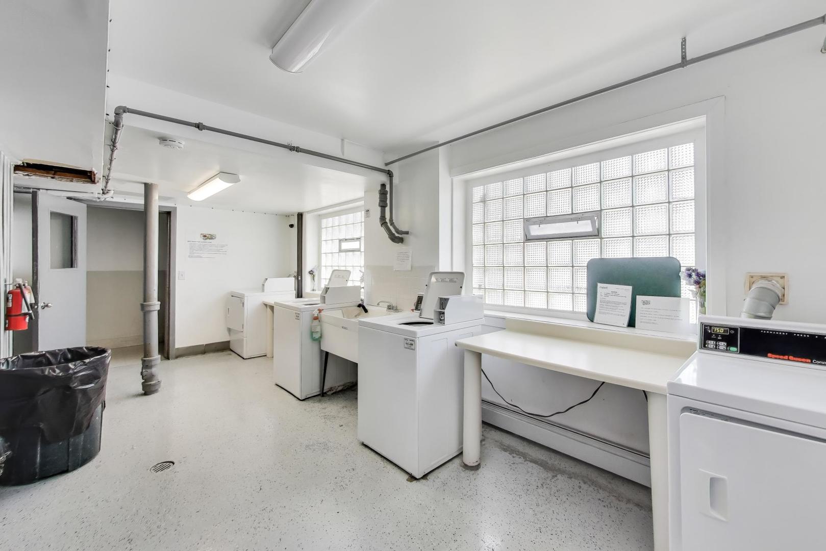 7315 N Oakley Avenue #1A, Chicago, IL 60645