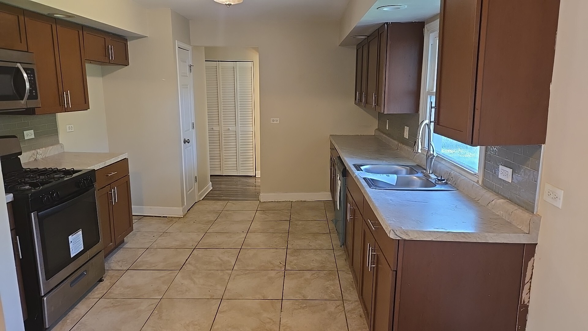 15333 Cherry Lane, Markham, IL 60428