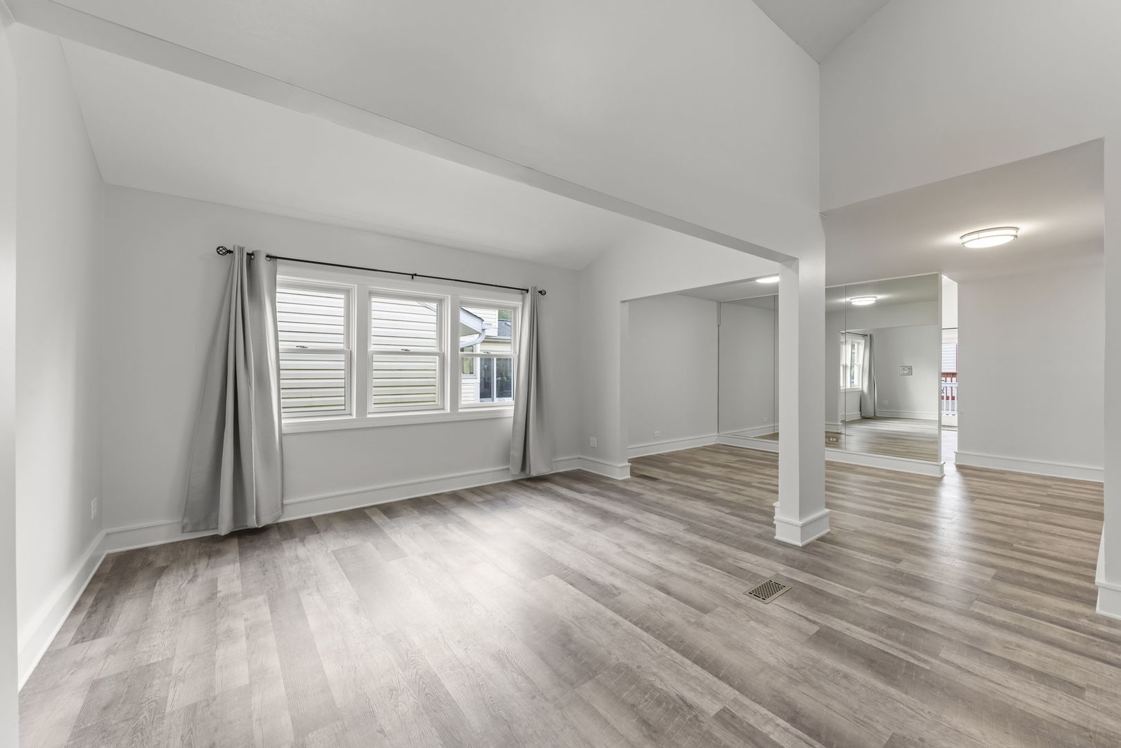 6386 Kindling Court, Lisle, IL 60532