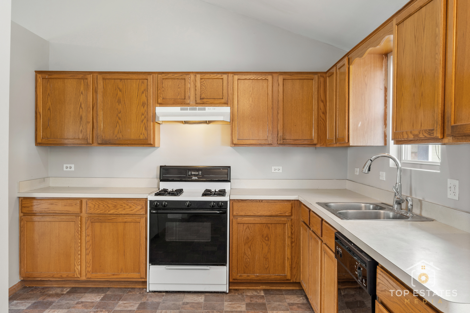 15450 Millard Avenue, Markham, IL 60428