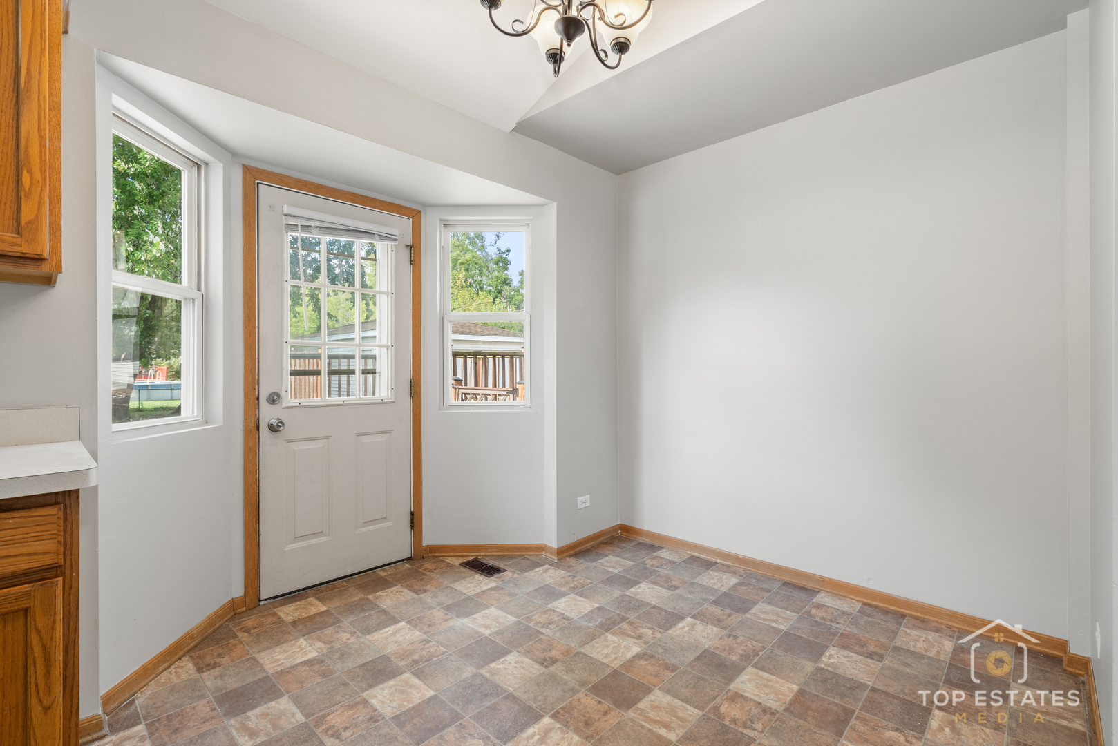 15450 Millard Avenue, Markham, IL 60428