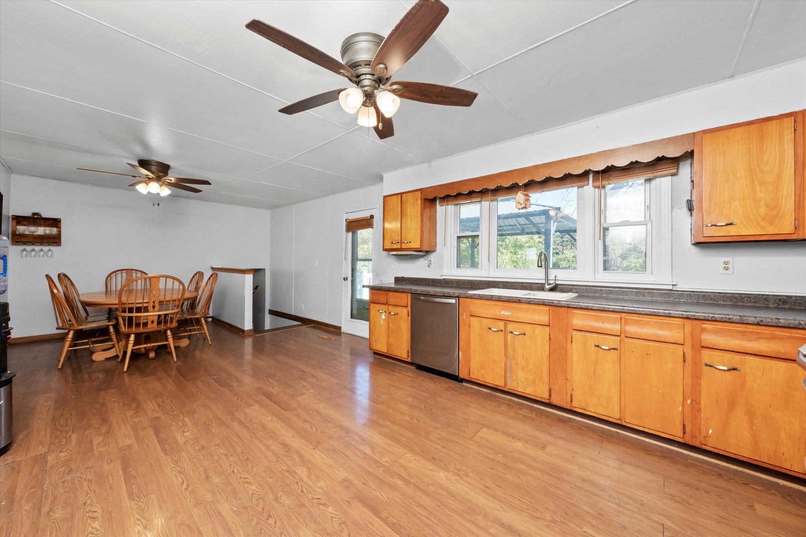 21541 S River Road, Shorewood, IL 60404