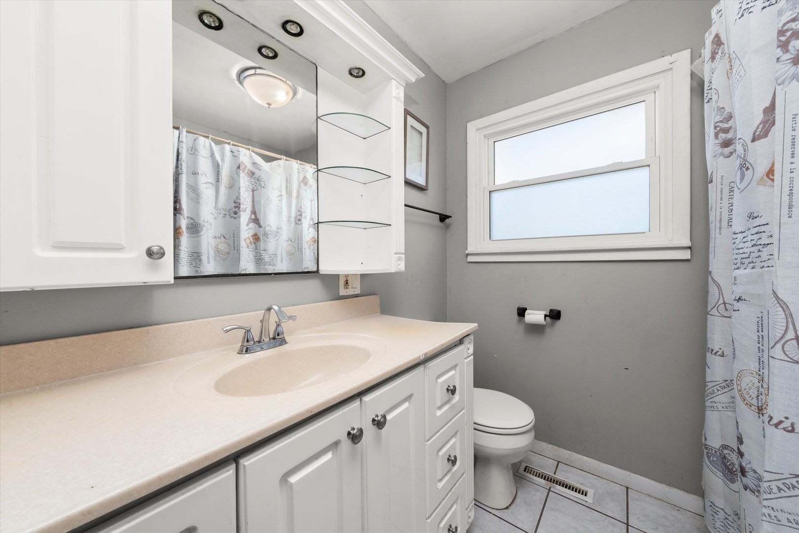 21541 S River Road, Shorewood, IL 60404