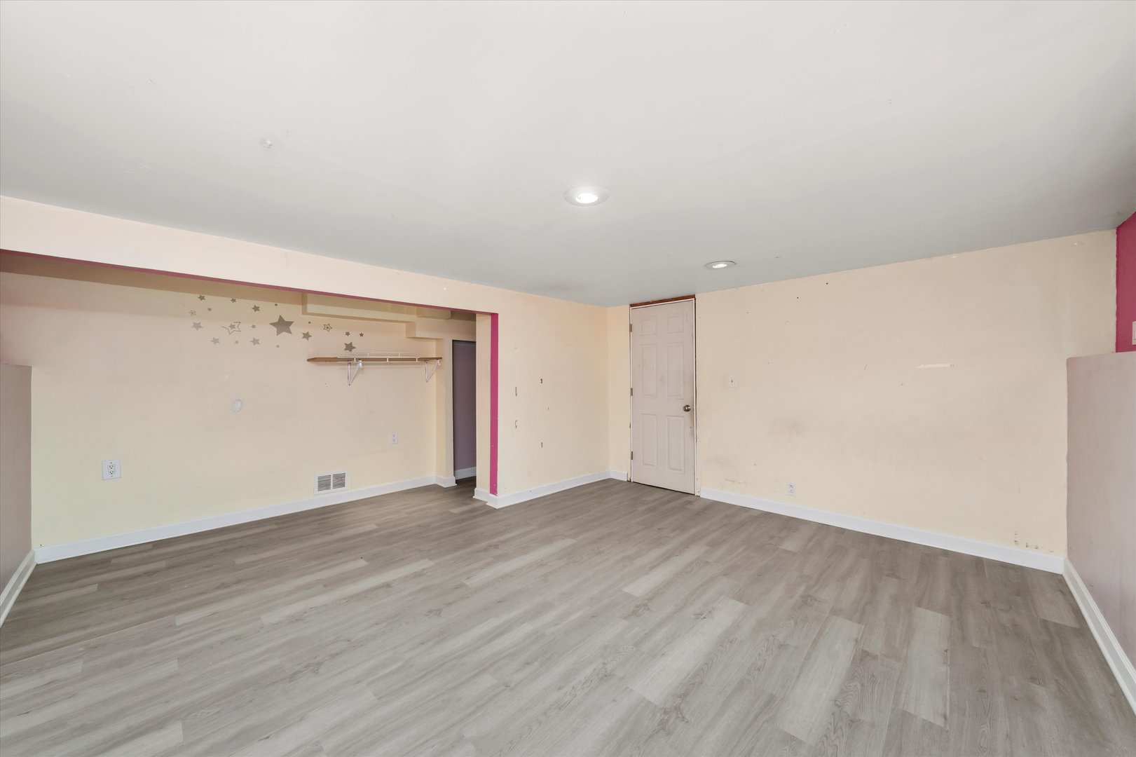 21541 S River Road, Shorewood, IL 60404