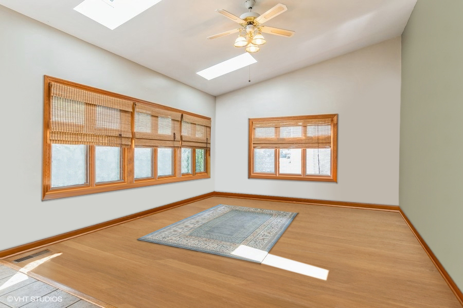 723 Queens Gate Circle, Sugar Grove, IL 60554