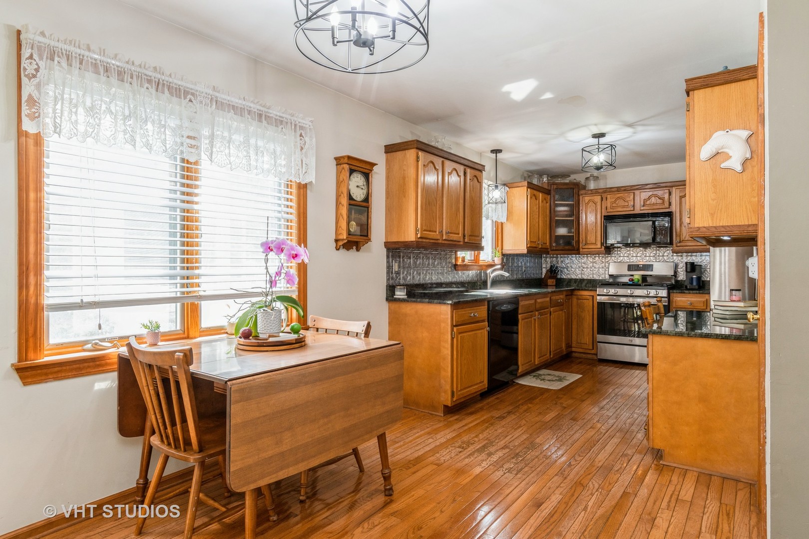 723 Queens Gate Circle, Sugar Grove, IL 60554