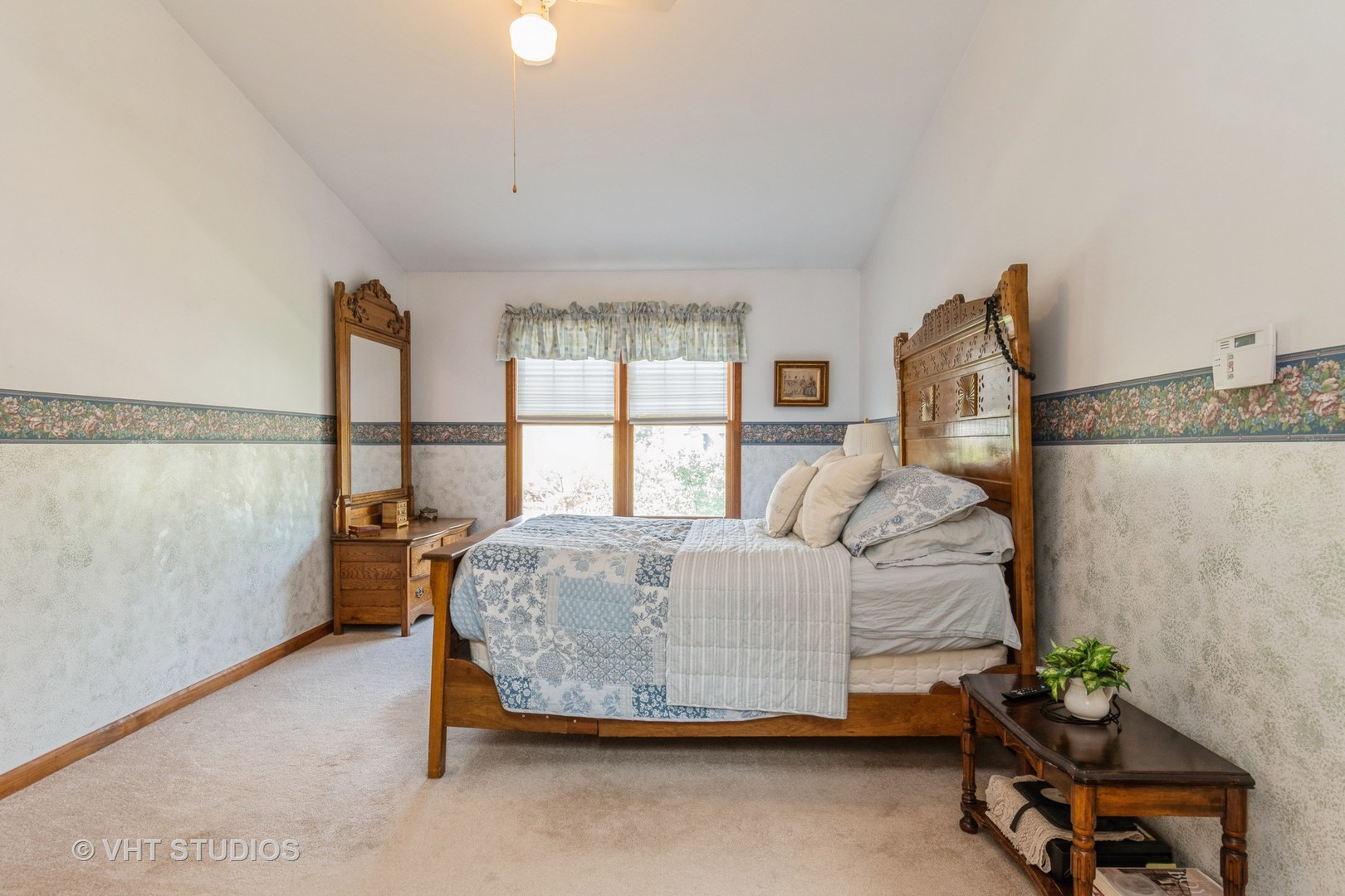 723 Queens Gate Circle, Sugar Grove, IL 60554