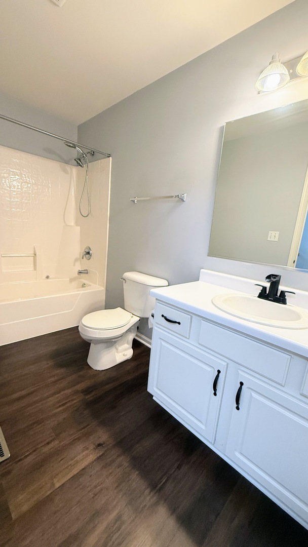 1905 Golden Gate Lane, Naperville, IL 60563