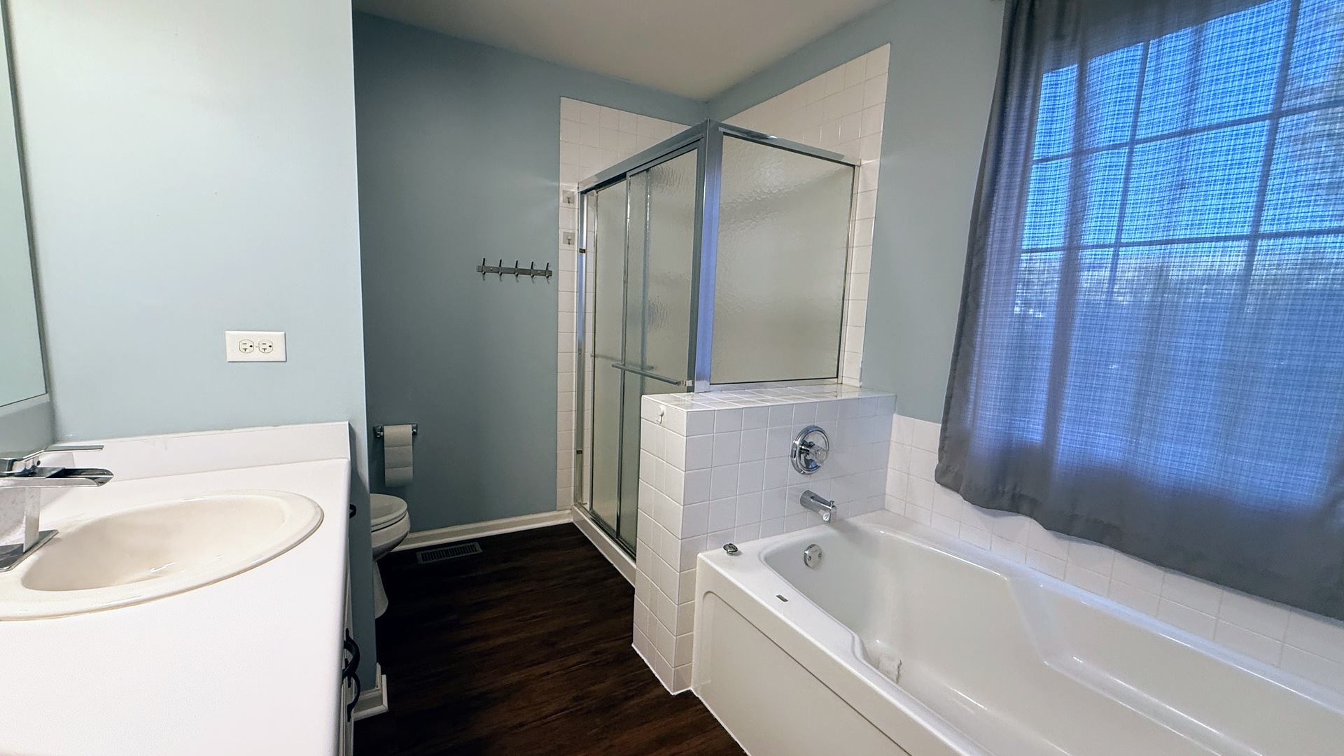 1905 Golden Gate Lane, Naperville, IL 60563