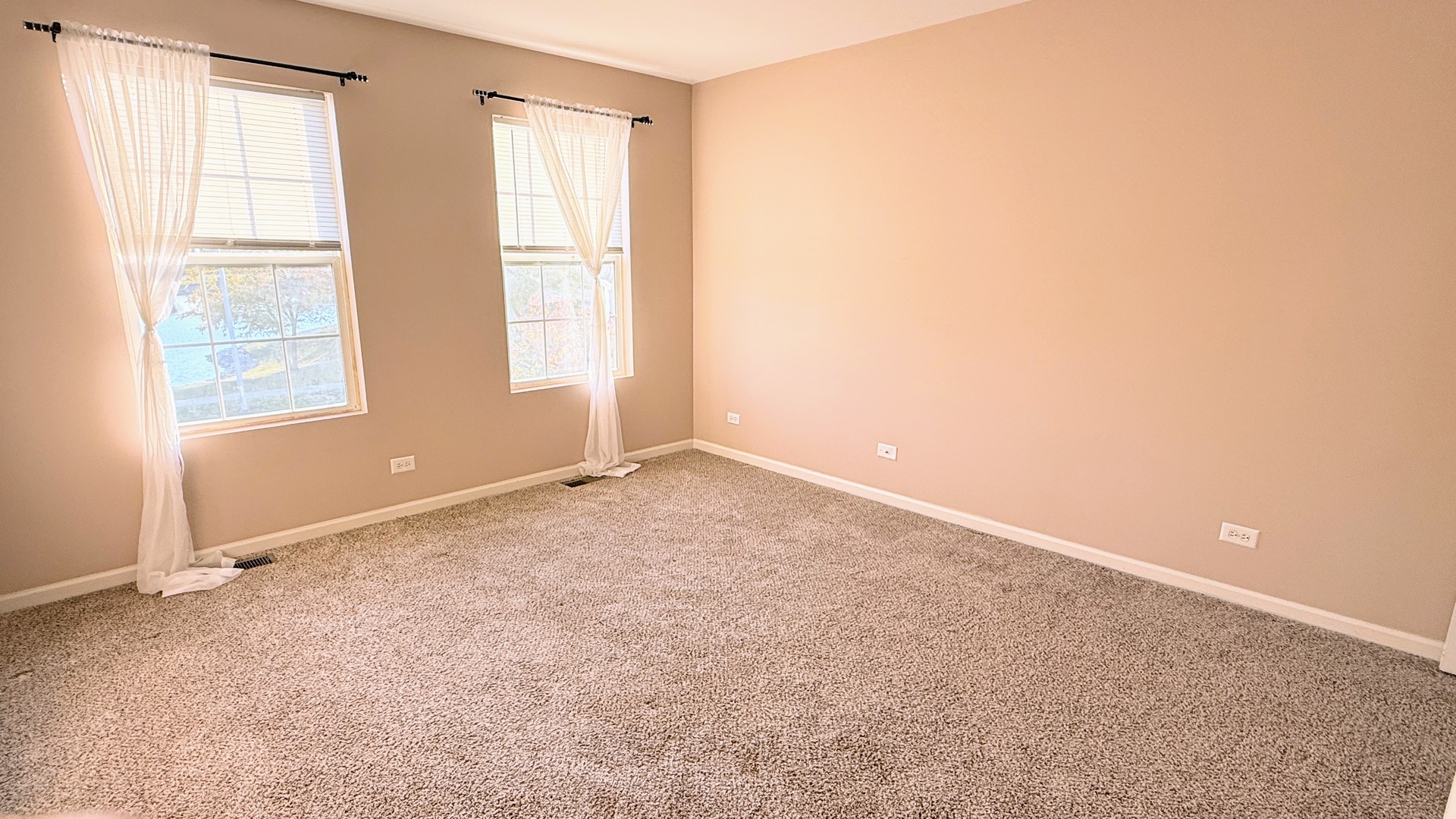 1905 Golden Gate Lane, Naperville, IL 60563