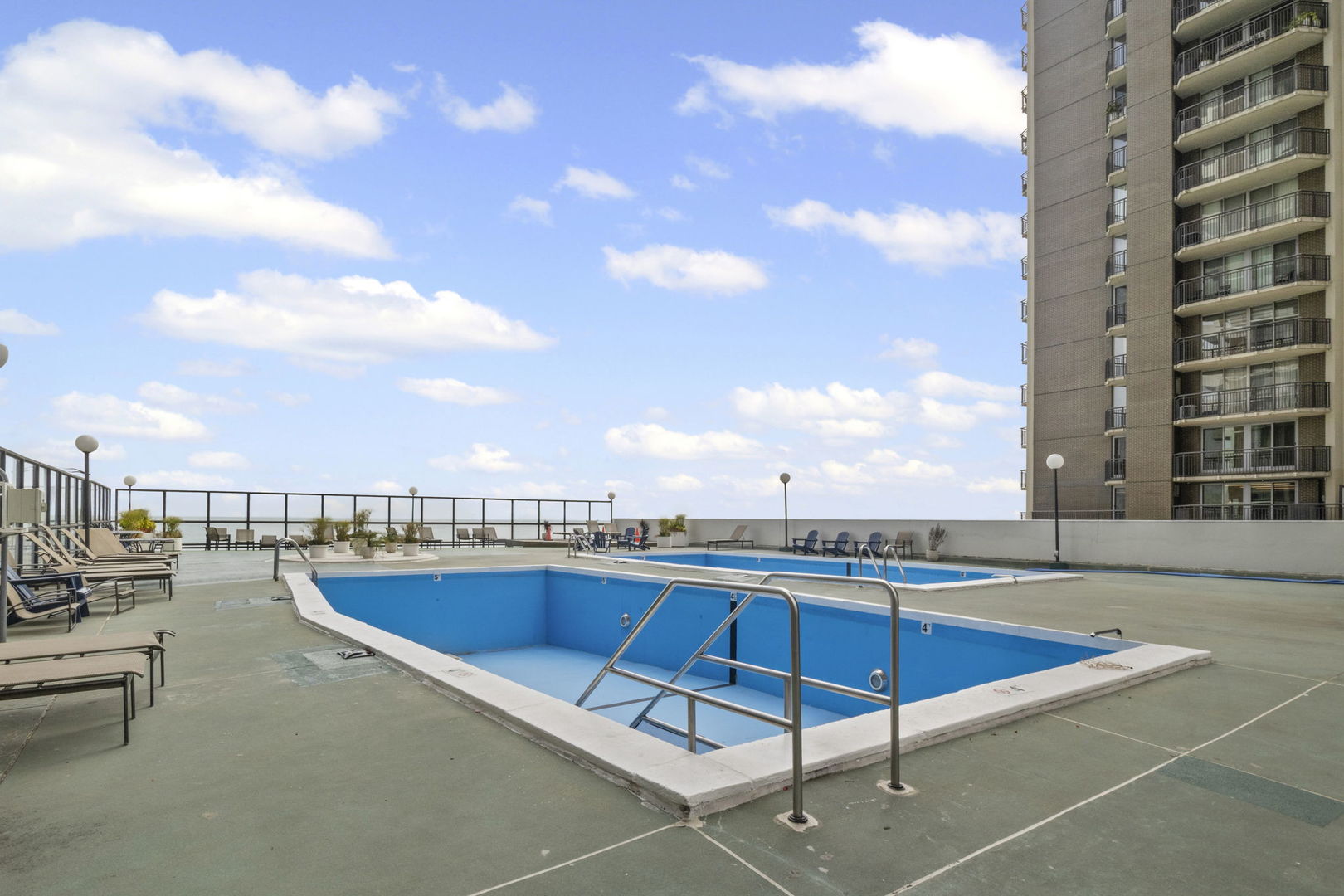6033 N Sheridan Road #10D, Chicago, IL 60660