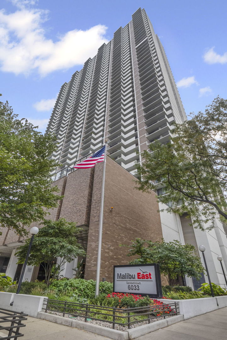 6033 N Sheridan Road #10D, Chicago, IL 60660