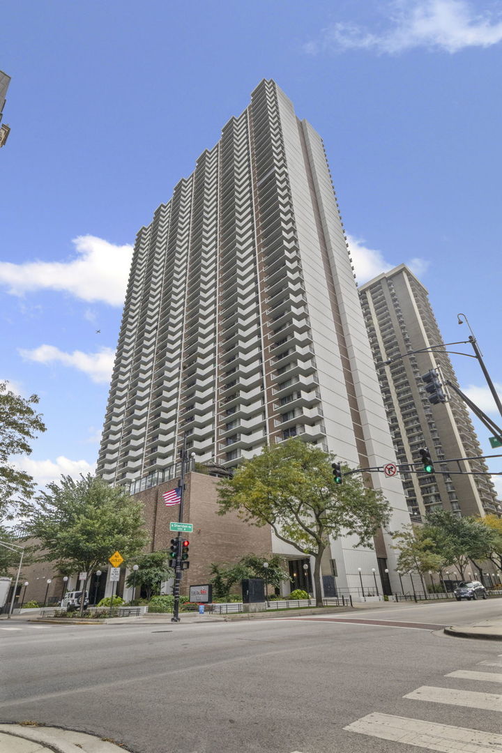 6033 N Sheridan Road #10D, Chicago, IL 60660
