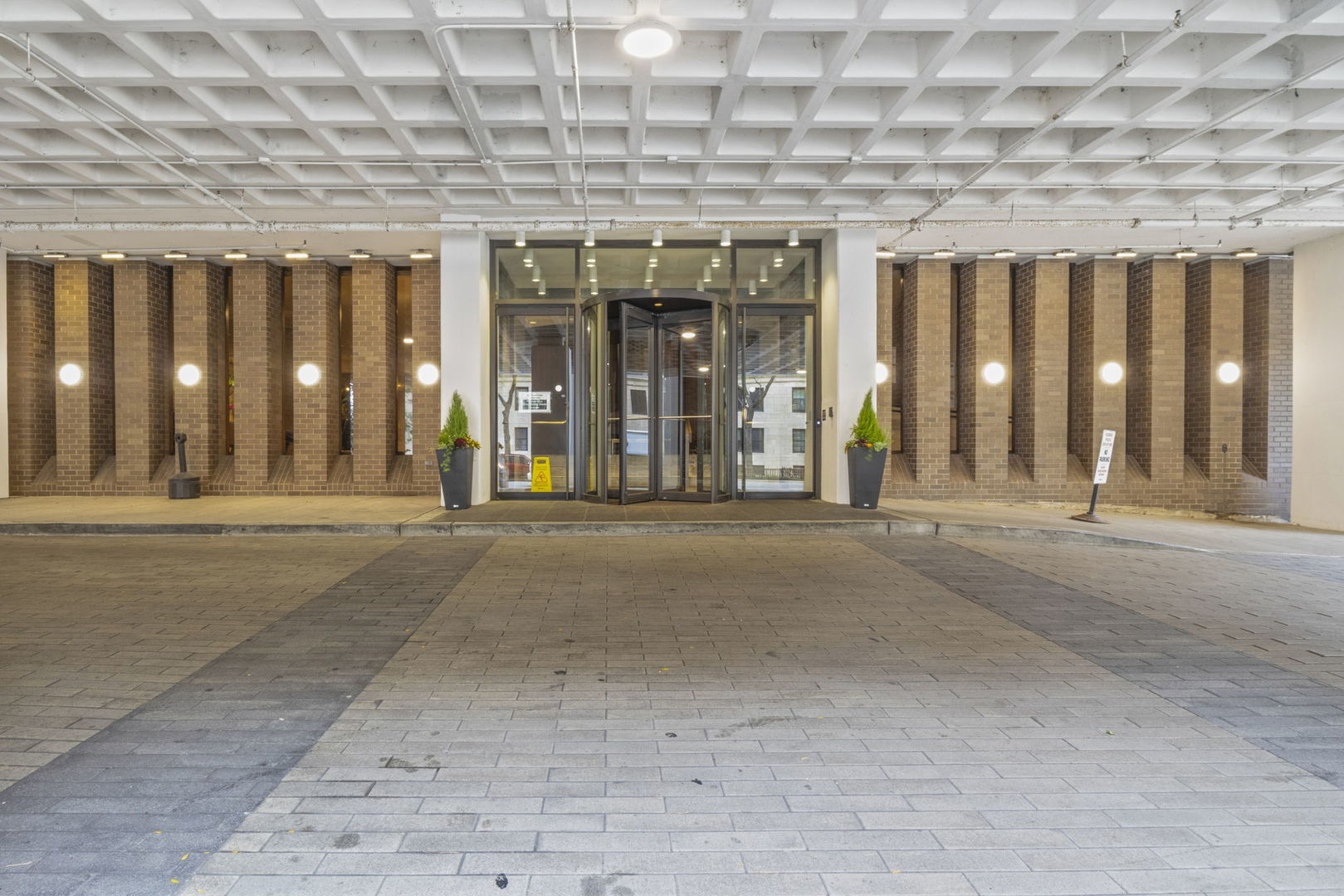 6033 N Sheridan Road #10D, Chicago, IL 60660