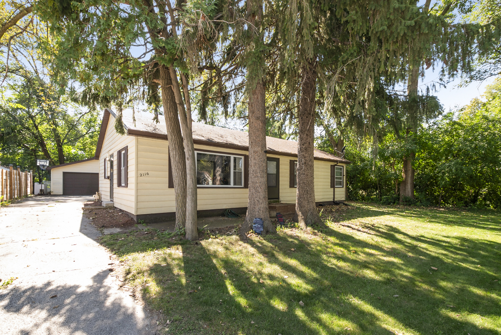 2116 Hanover Street, Joliet, IL 60433