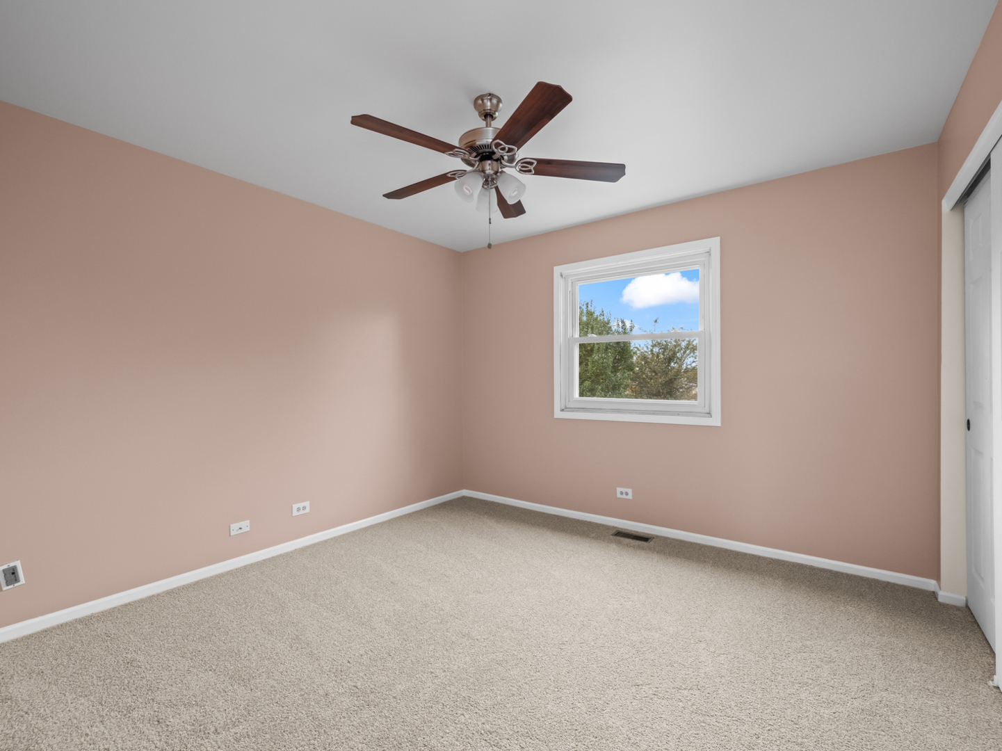 12 Jefferson Lane, Cary, IL 60013