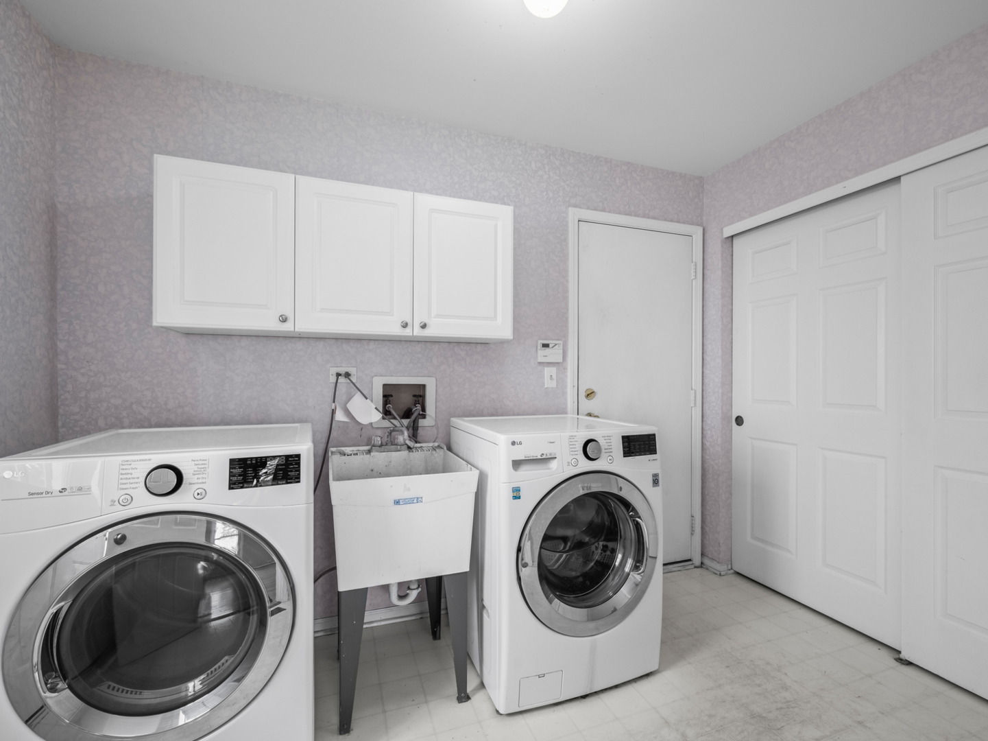 12 Jefferson Lane, Cary, IL 60013