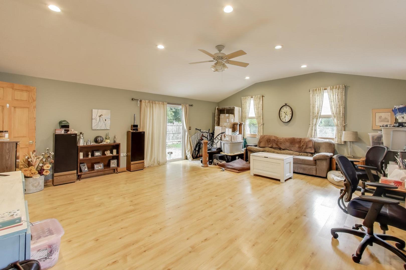 33336 N Indian Lane, Grayslake, IL 60030