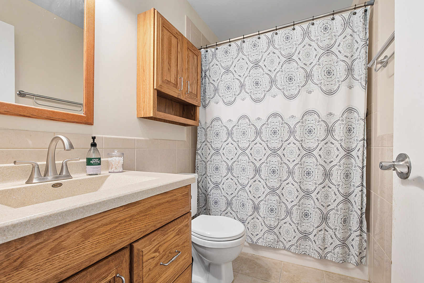 8 Warwick Court, Streamwood, IL 60107