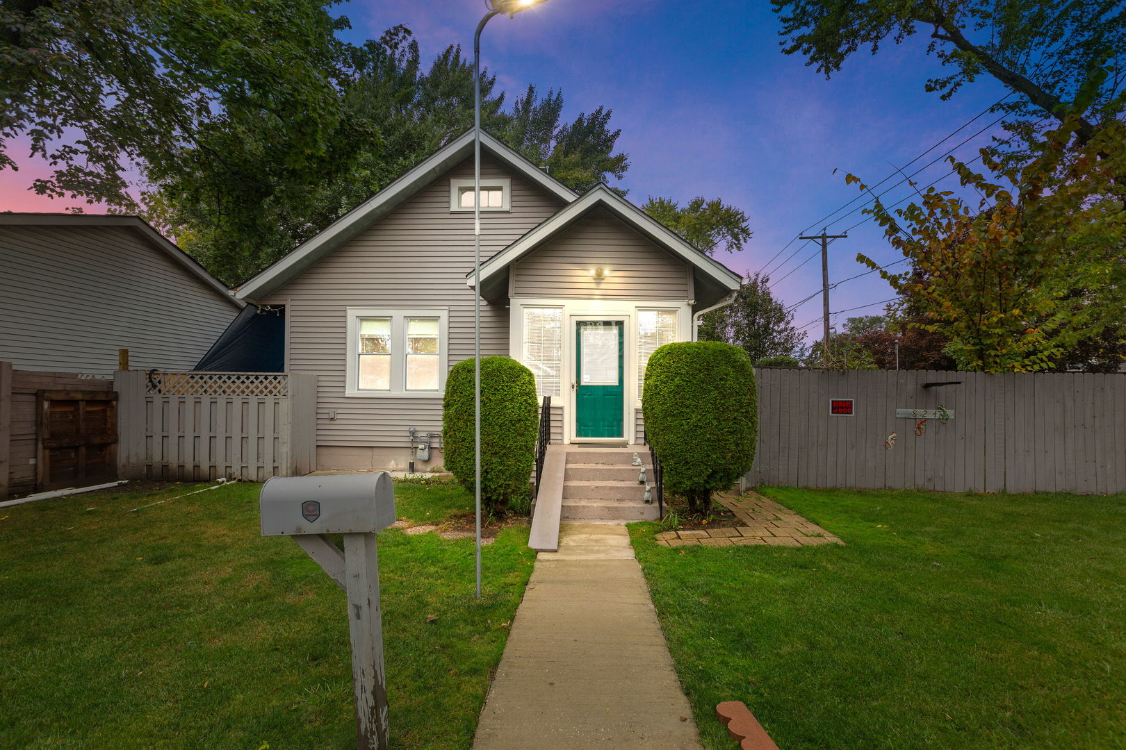 824 N Butrick Street, Waukegan, IL 60085