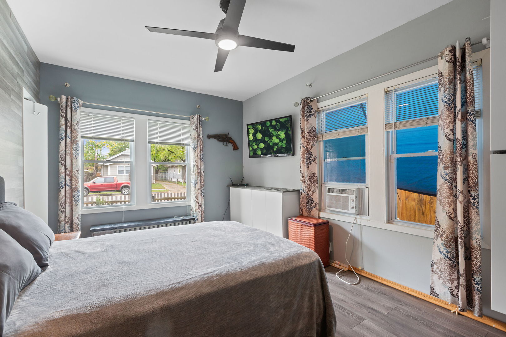 824 N Butrick Street, Waukegan, IL 60085