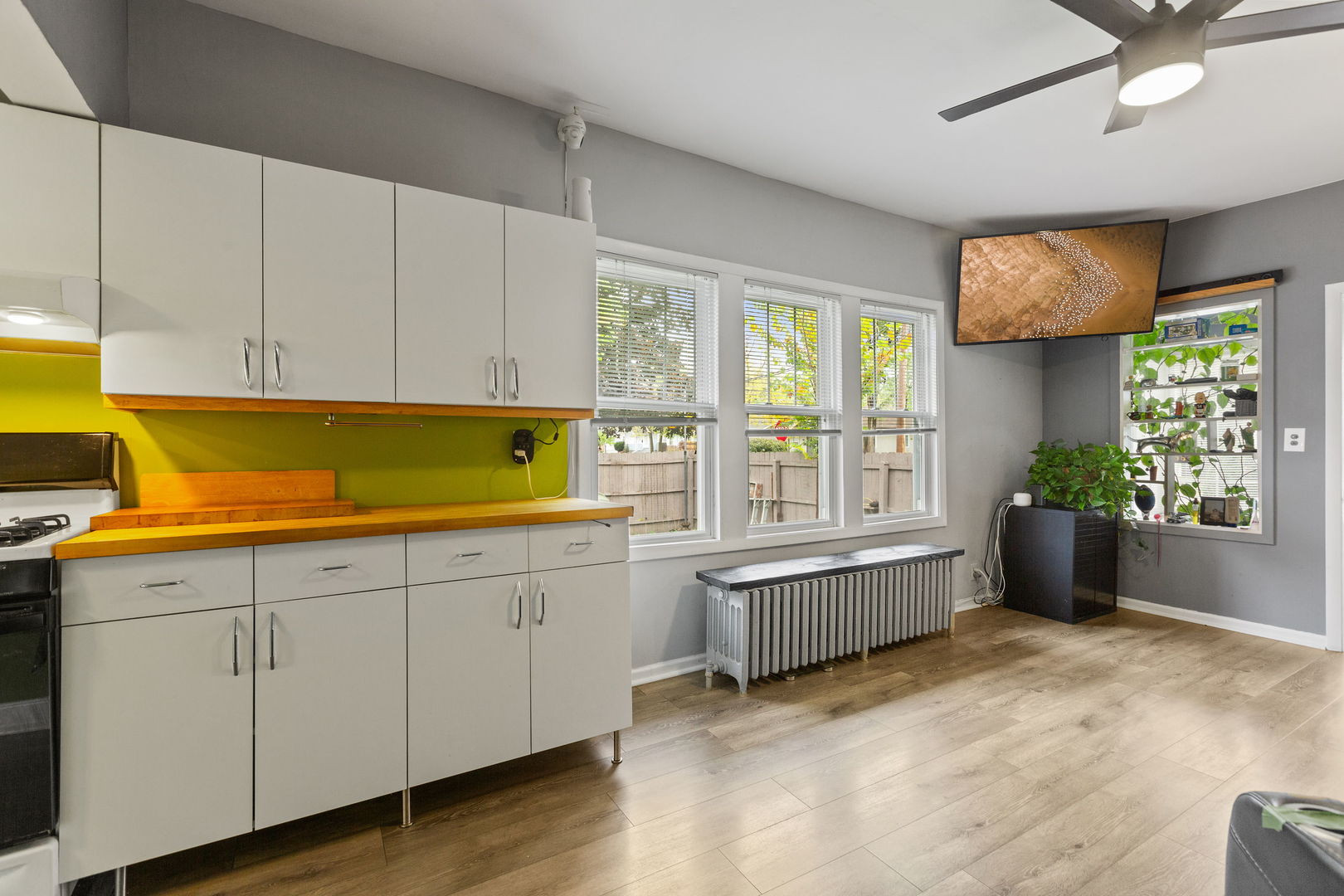 824 N Butrick Street, Waukegan, IL 60085