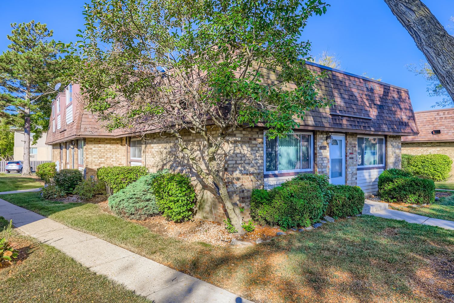 2630 Woodview Court, Waukegan, IL 60087