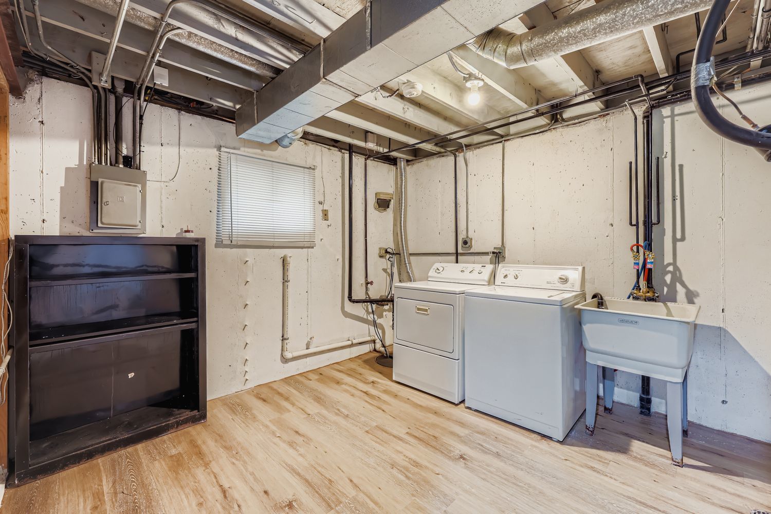 2630 Woodview Court, Waukegan, IL 60087