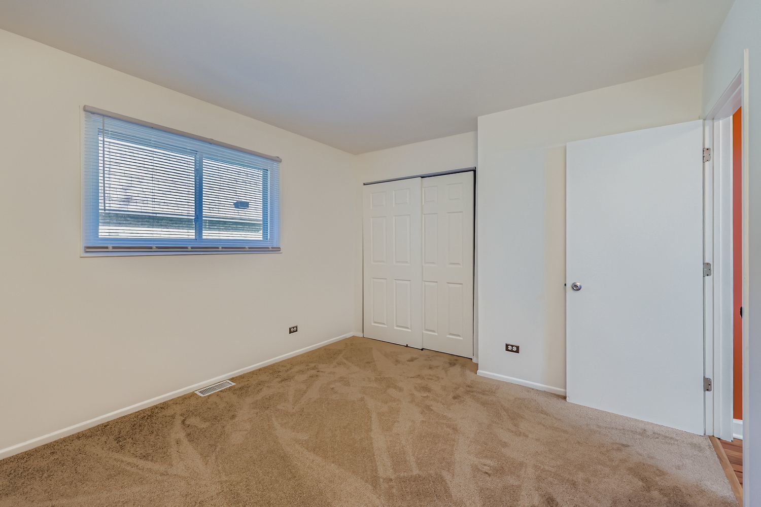 2630 Woodview Court, Waukegan, IL 60087