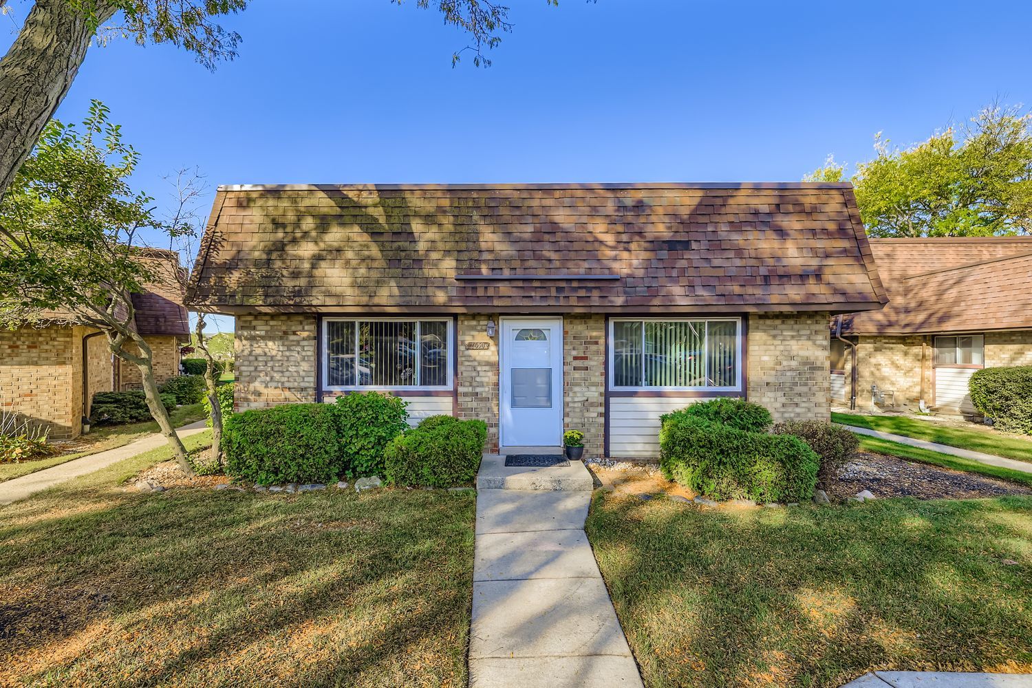 2630 Woodview Court, Waukegan, IL 60087