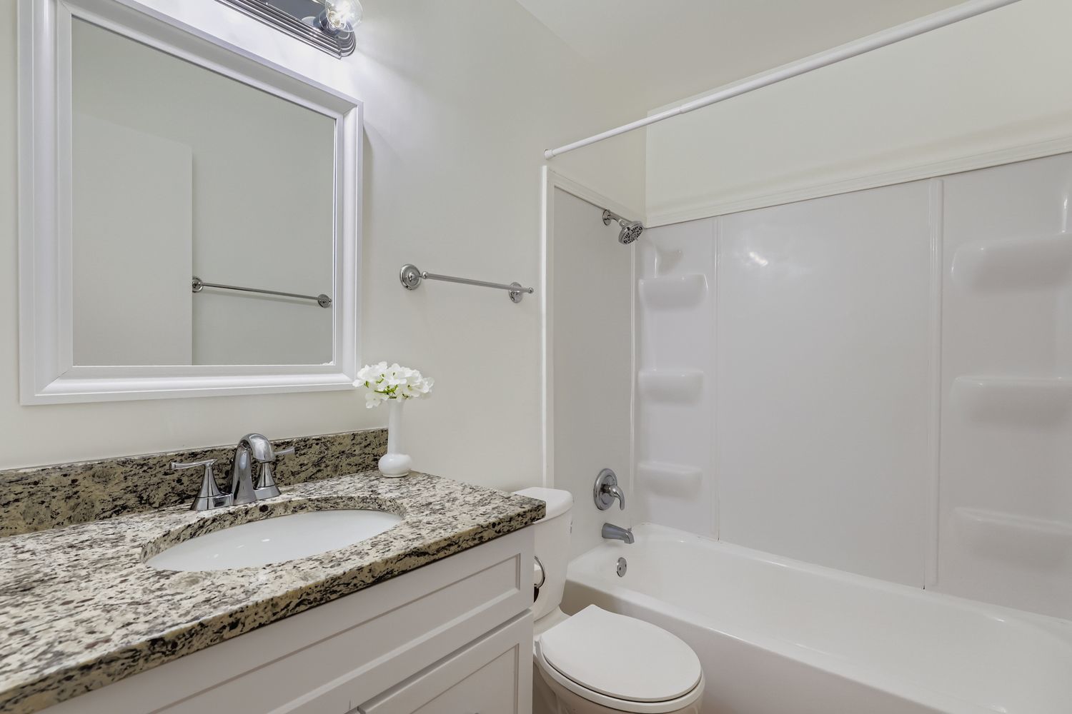 2630 Woodview Court, Waukegan, IL 60087