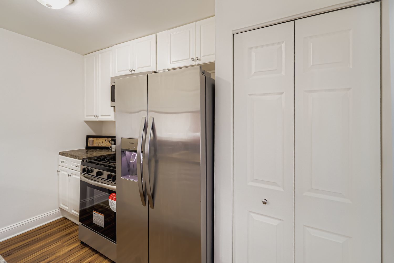 2630 Woodview Court, Waukegan, IL 60087