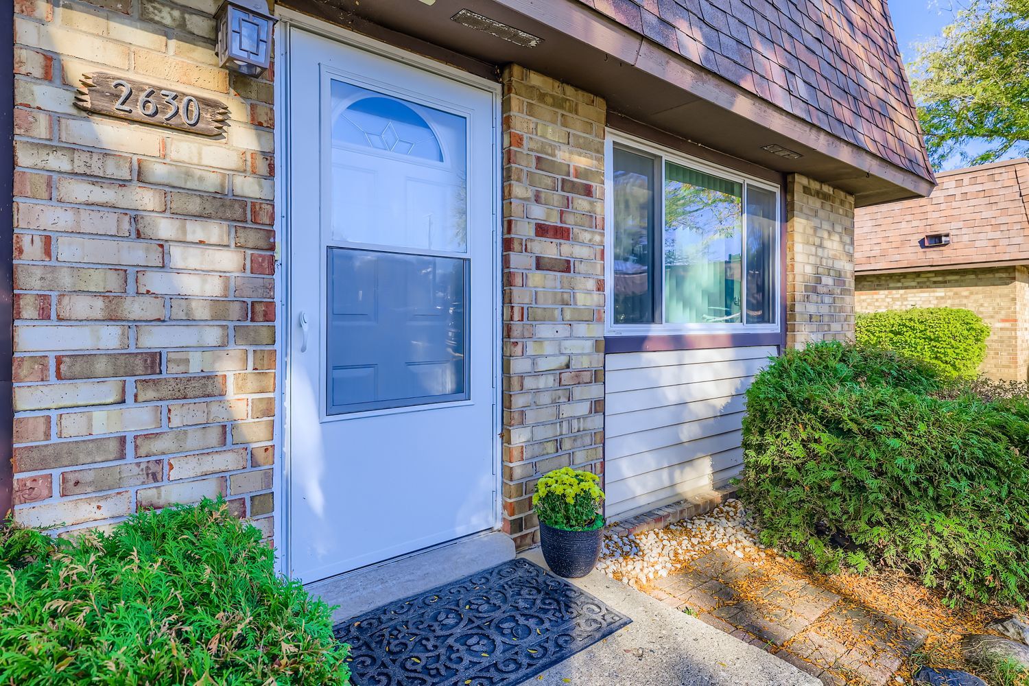 2630 Woodview Court, Waukegan, IL 60087