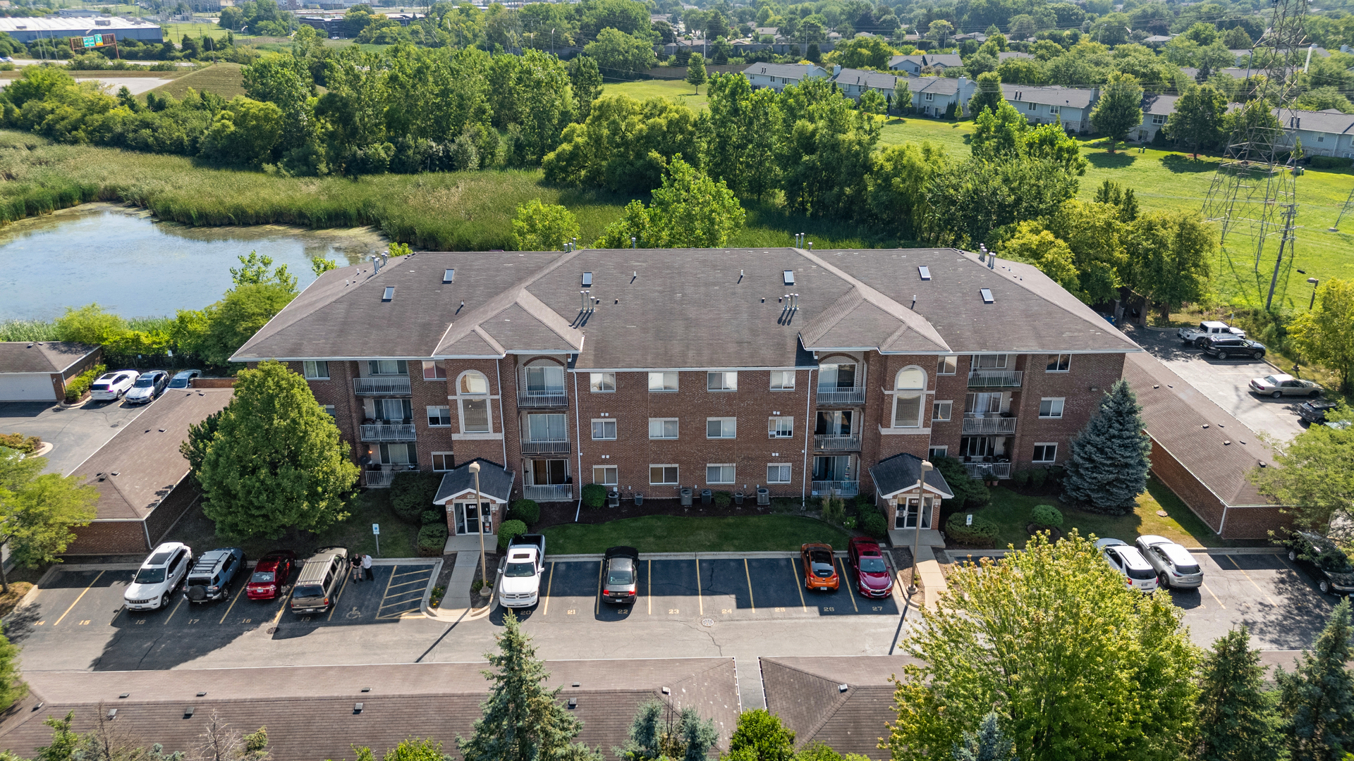 941 N Swift Road #301, Addison, IL 60101