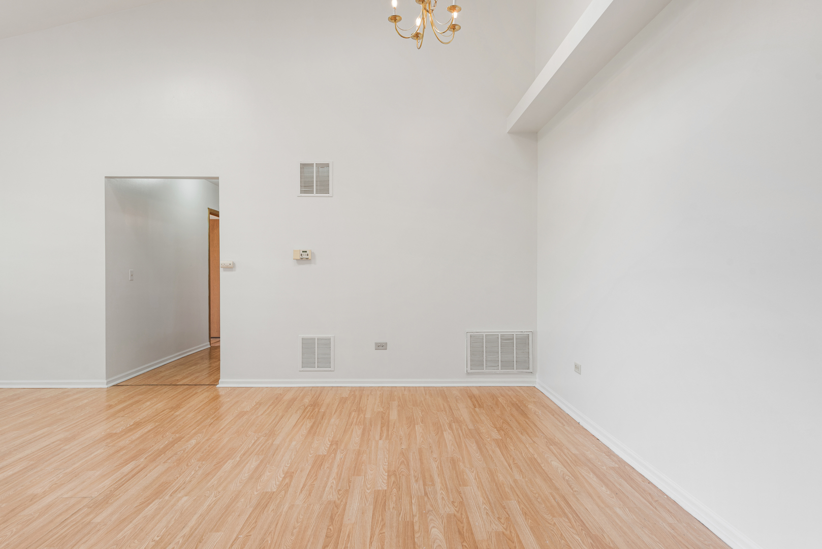 941 N Swift Road #301, Addison, IL 60101