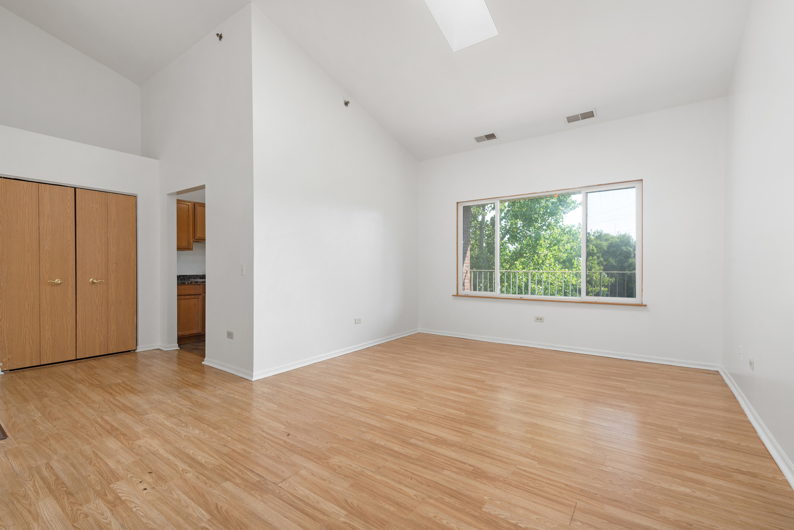 941 N Swift Road #301, Addison, IL 60101