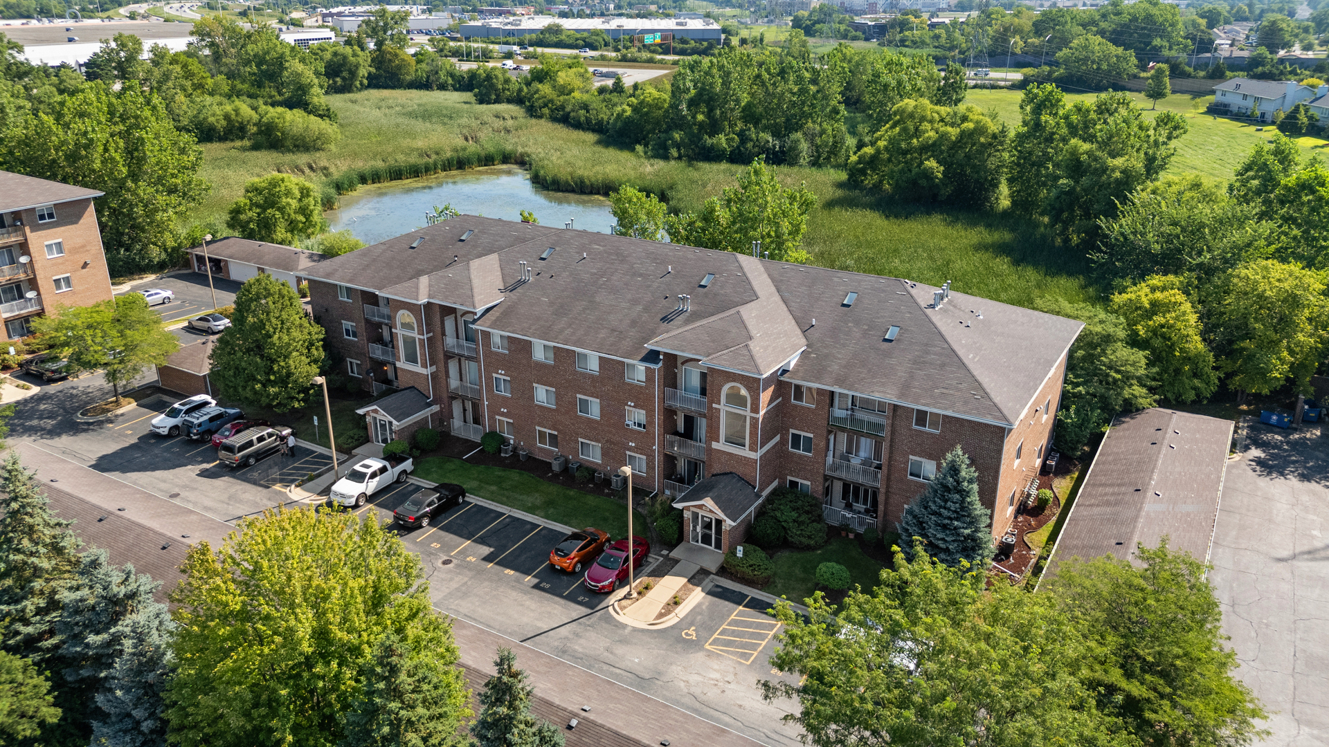 941 N Swift Road #301, Addison, IL 60101