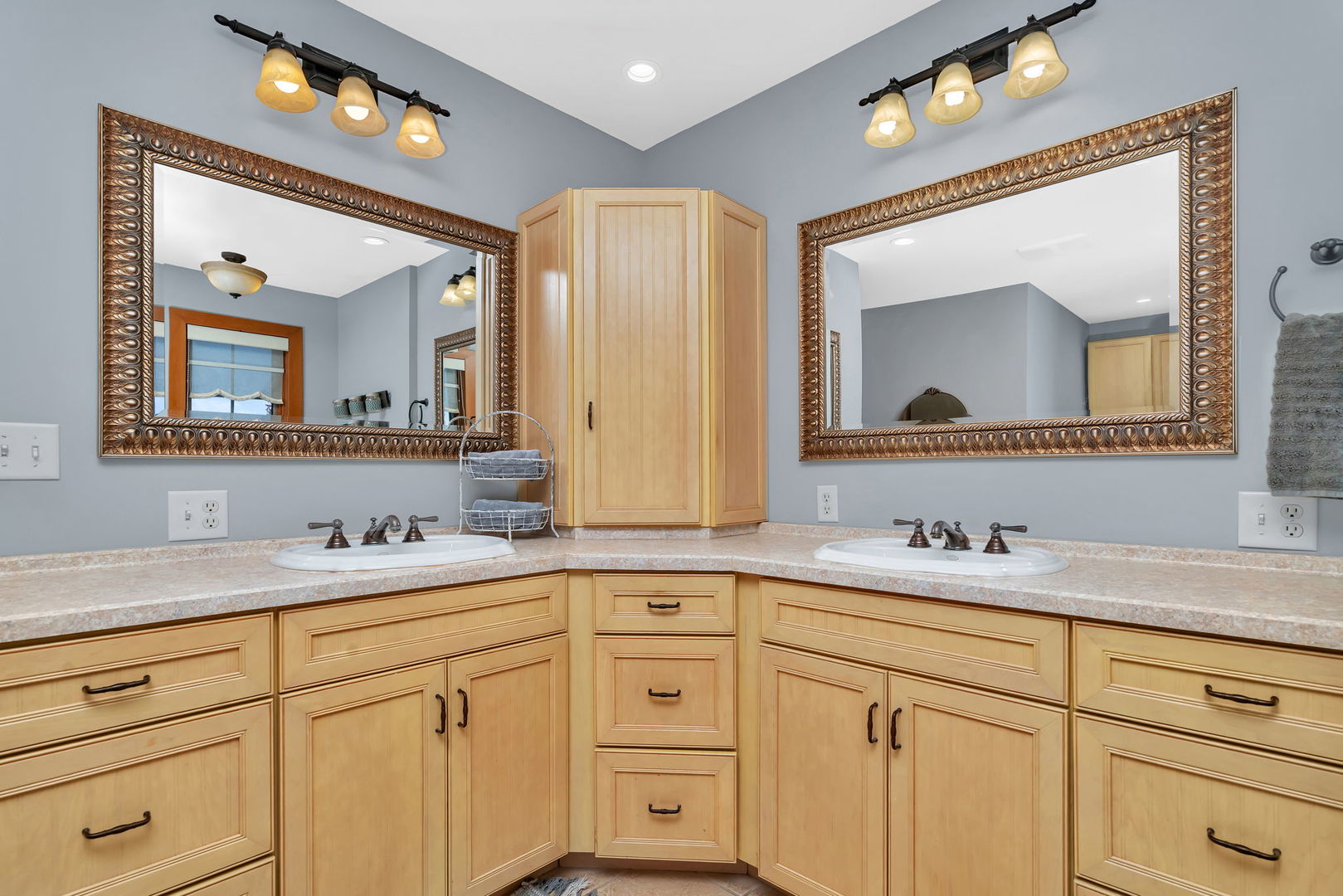 2624 E 21st Road, Marseilles, IL 61341