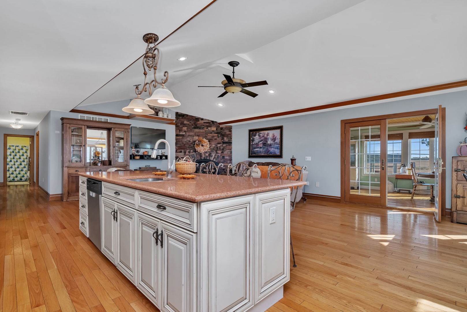 2624 E 21st Road, Marseilles, IL 61341