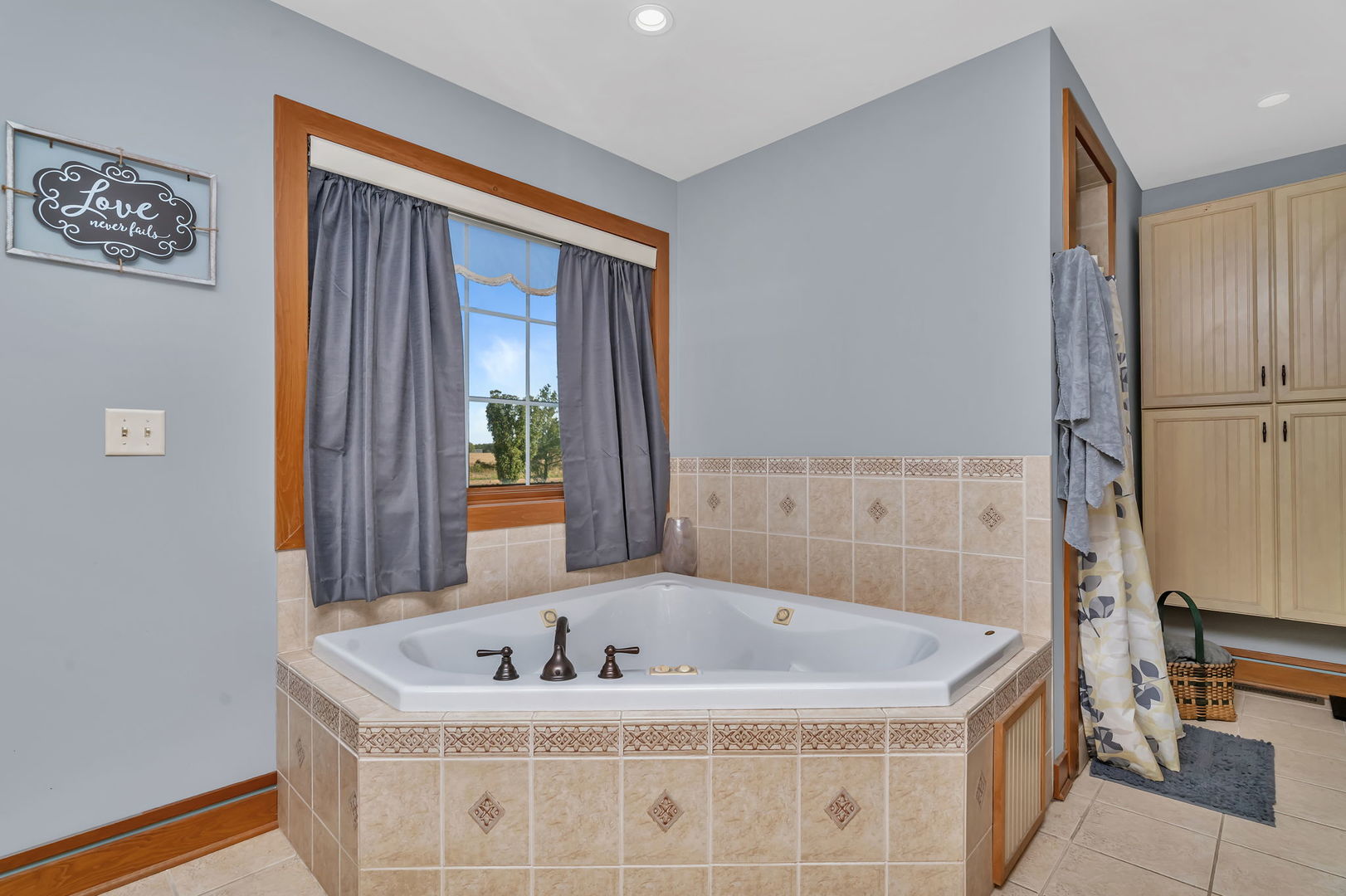 2624 E 21st Road, Marseilles, IL 61341