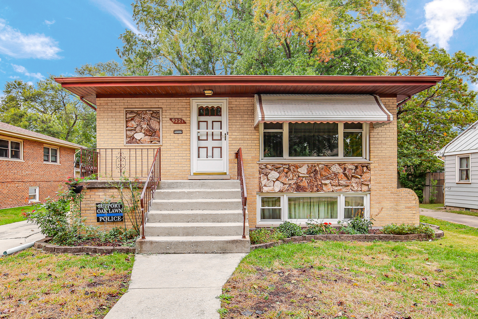 9221 Raymond Avenue, Oak Lawn, IL 60453