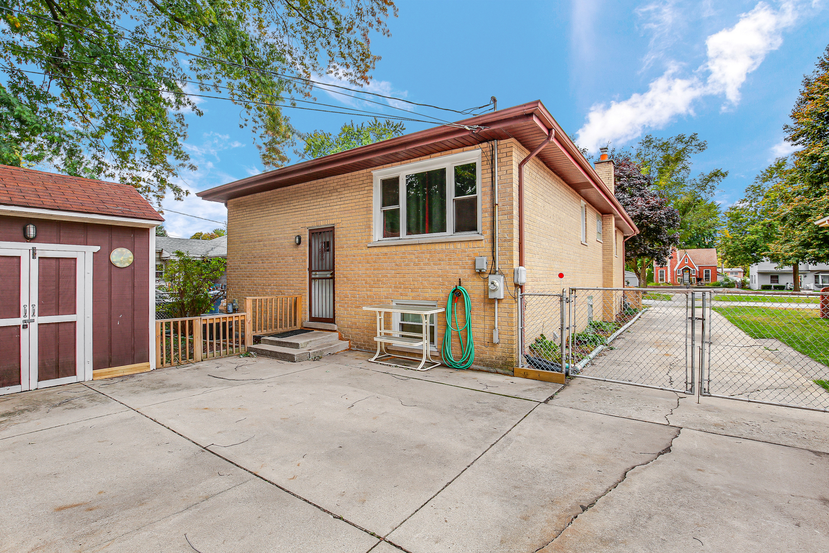 9221 Raymond Avenue, Oak Lawn, IL 60453