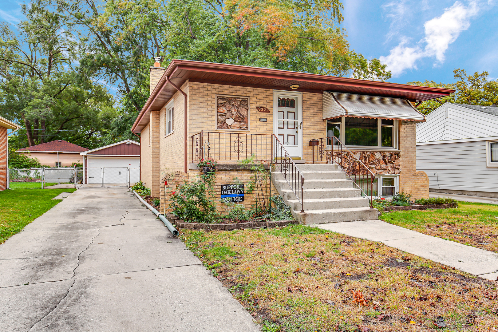 9221 Raymond Avenue, Oak Lawn, IL 60453