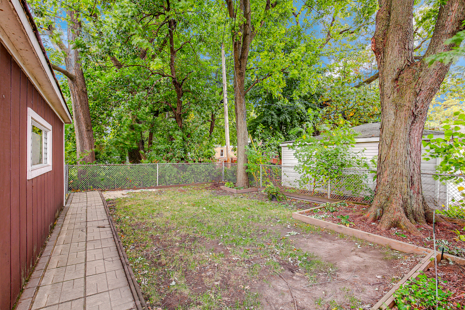 9221 Raymond Avenue, Oak Lawn, IL 60453