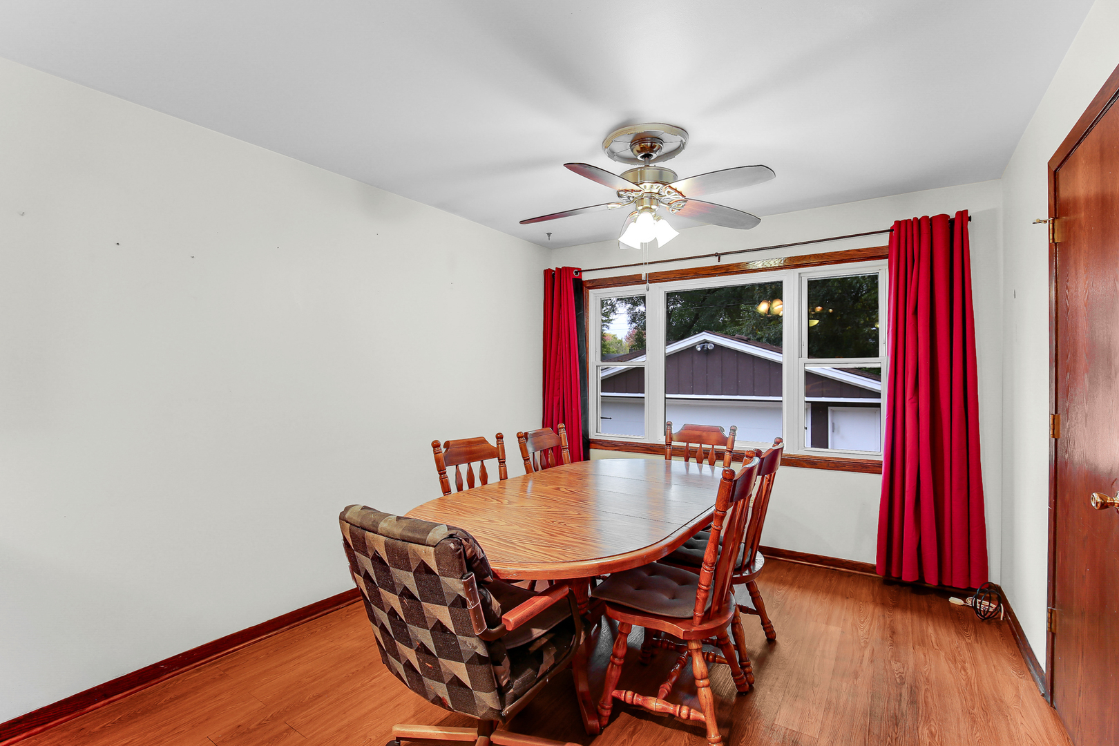 9221 Raymond Avenue, Oak Lawn, IL 60453