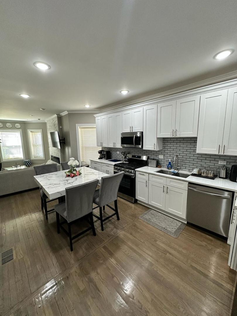 6807 S Calumet Avenue #1, Chicago, IL 60637